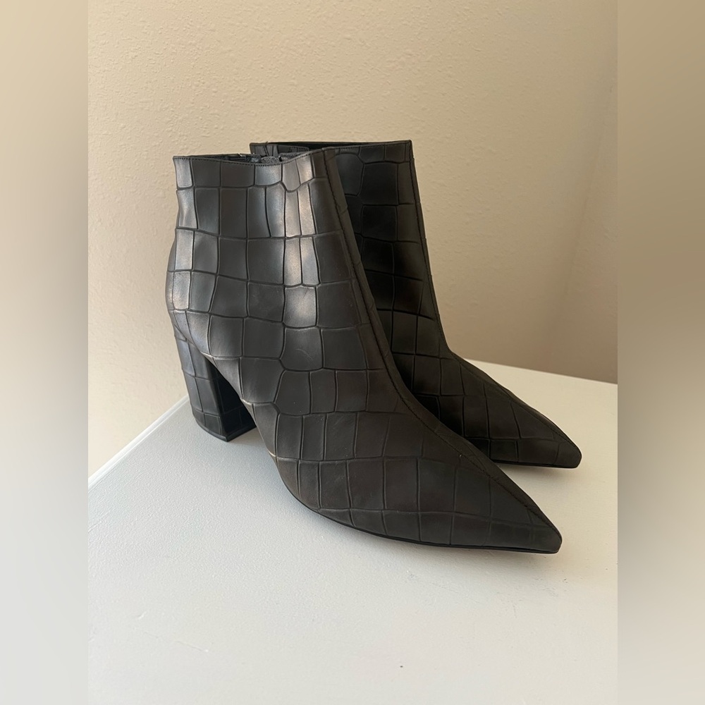 Jeffrey Campbell | SZ 10 | Final Ankle Boots Dark Gray Croc Leather Block Heel